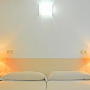 Ostello Residencia Universitaria Resa Sant Jordi Tarragona